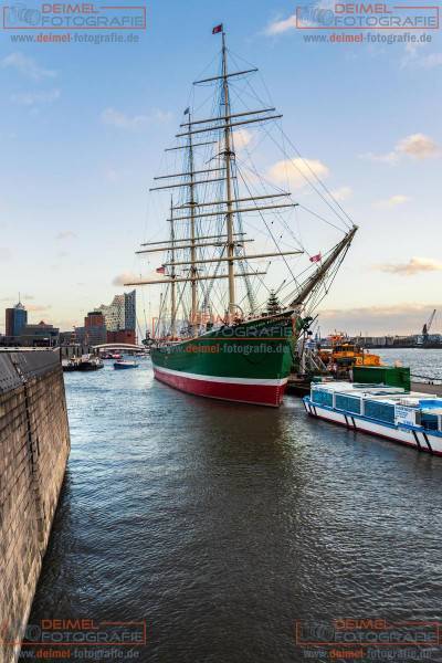 Frachtsegelschiff im Hamburger Hafen