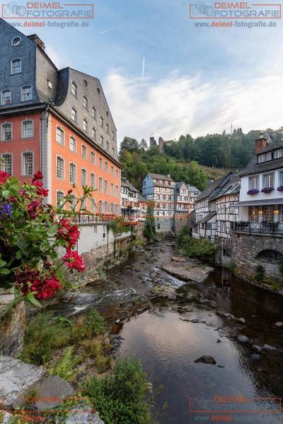 Rotes Haus mit Rur