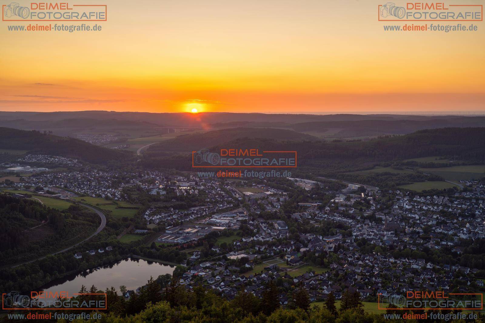 Sonnenuntergang über der Stadt Olsberg Deimel Fotografie